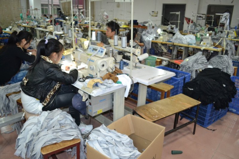 晋江服装加工厂怎么选？一文看懂服装OEM代工与贴牌加工全流程